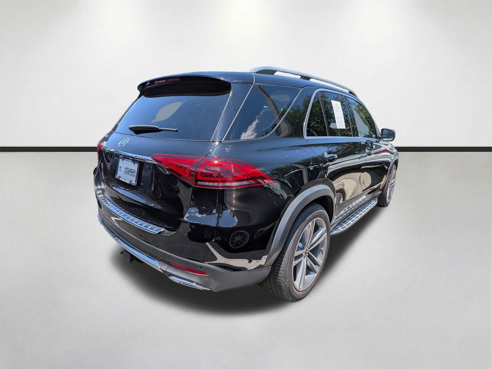 Used 2022 Black Mercedes-Benz GLE 350 image 3