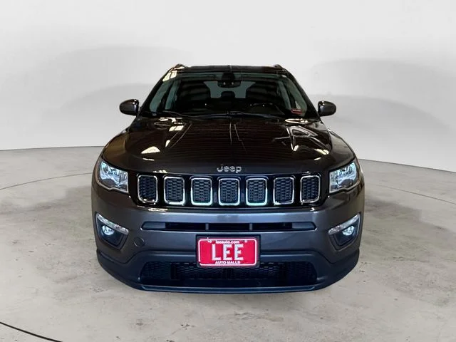 Used 2021 Gray Jeep Latitude image 9