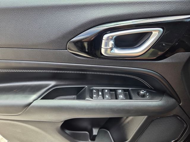 Certified Used 2022 Black Jeep Latitude image 22