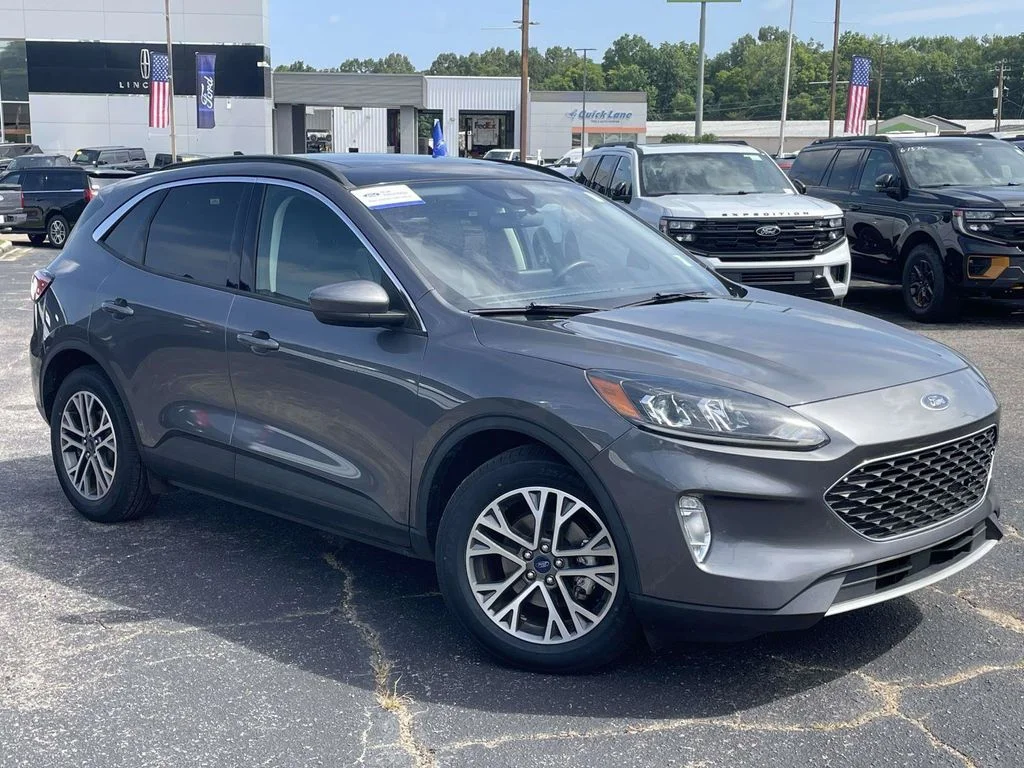 Used 2022 Gray Ford SEL image 1