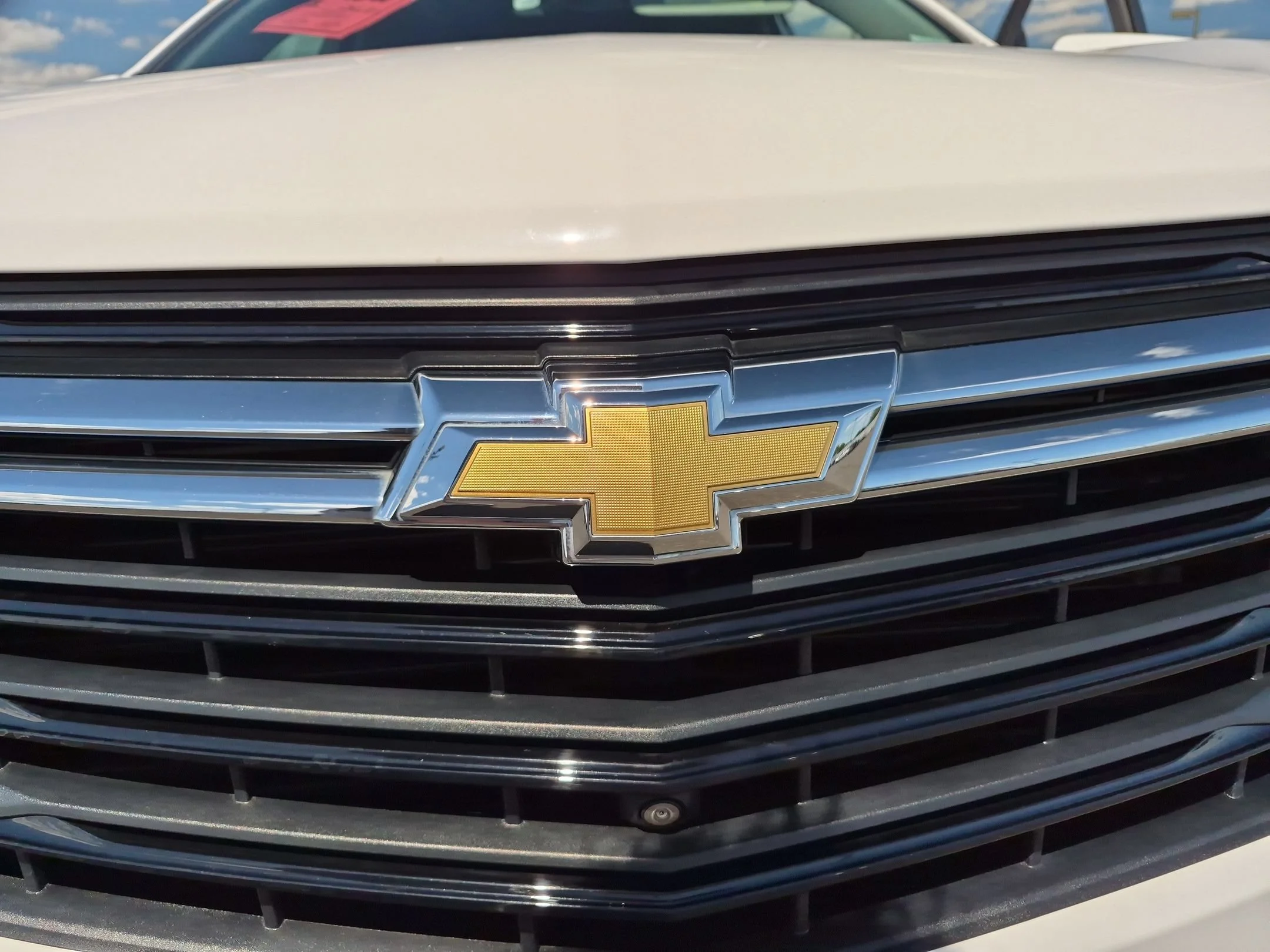 Used 2024 Summit White Chevrolet LT image 28