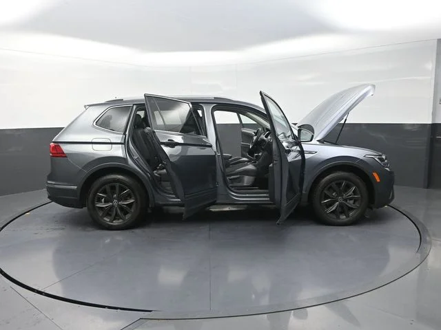 Used 2024  Volkswagen 2.0T SE image 46