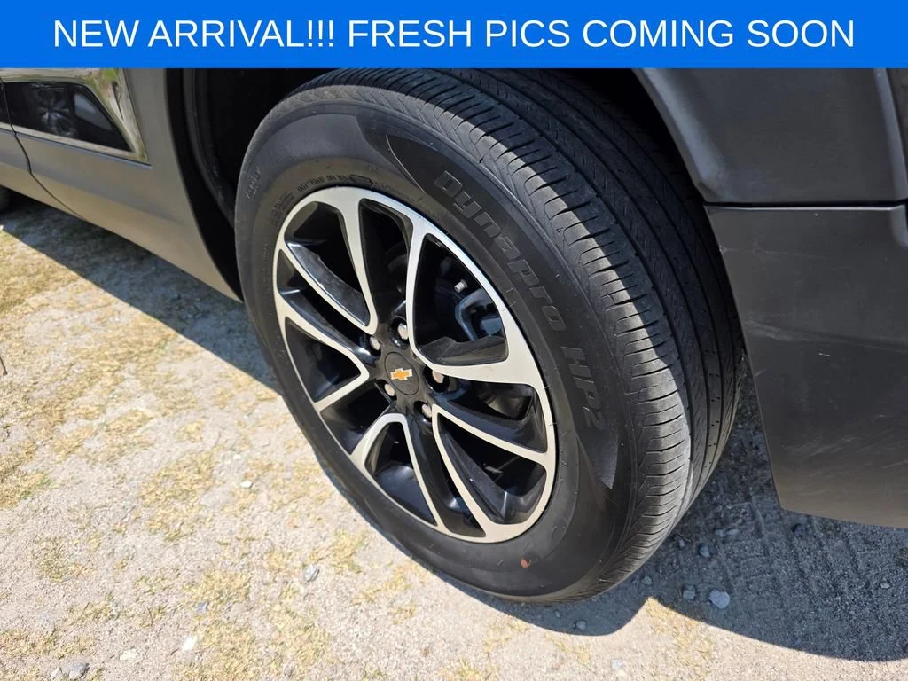 Used 2025 Mosaic Black Metallic Chevrolet LT image 6