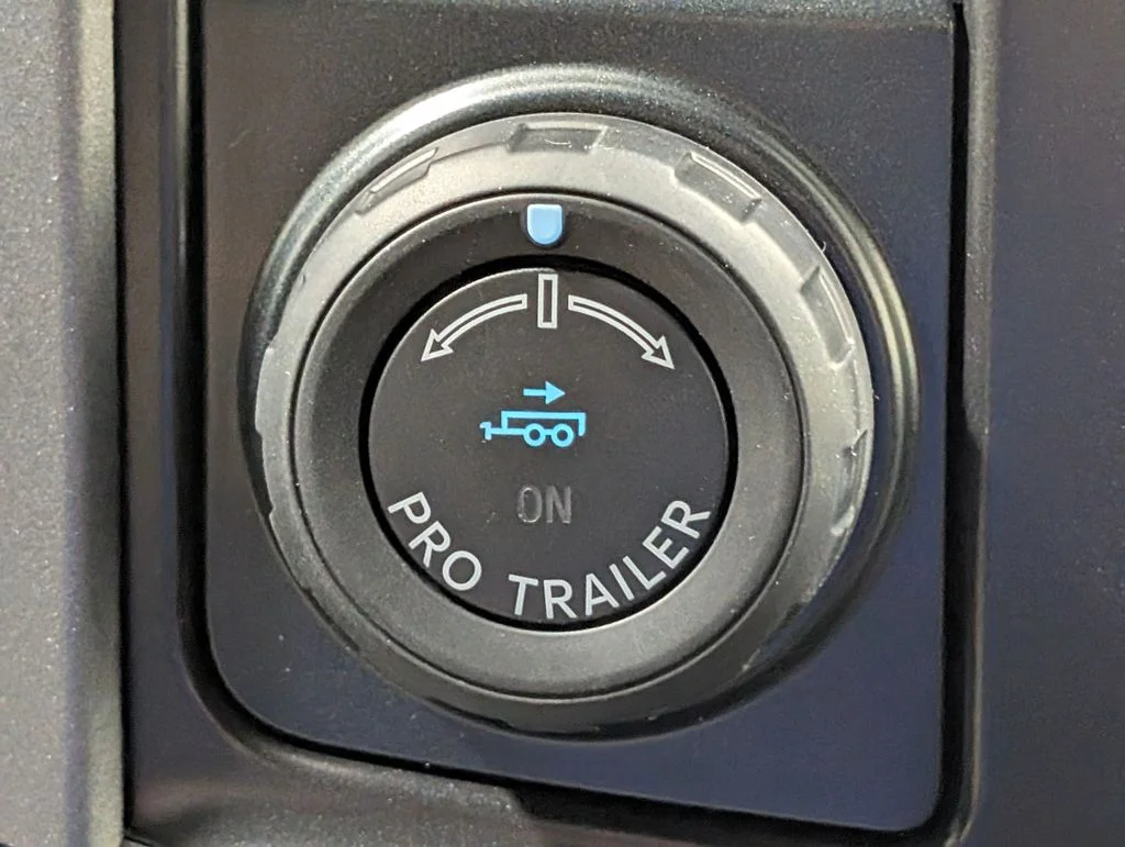 New 2026 Iconic Silver Metallic Ford XLT image 7
