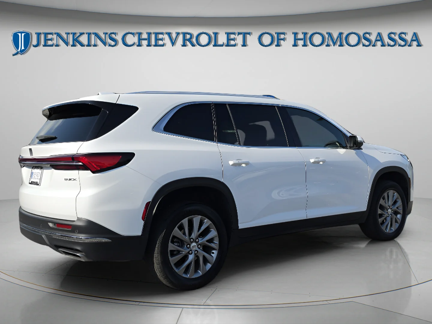 Used 2025 Summit White Buick Preferred image 4