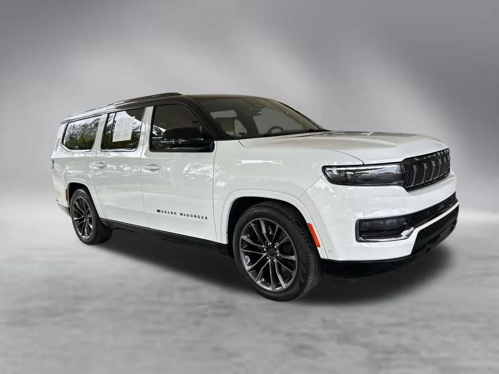 Used 2025 White/off-white Jeep Series III image 2