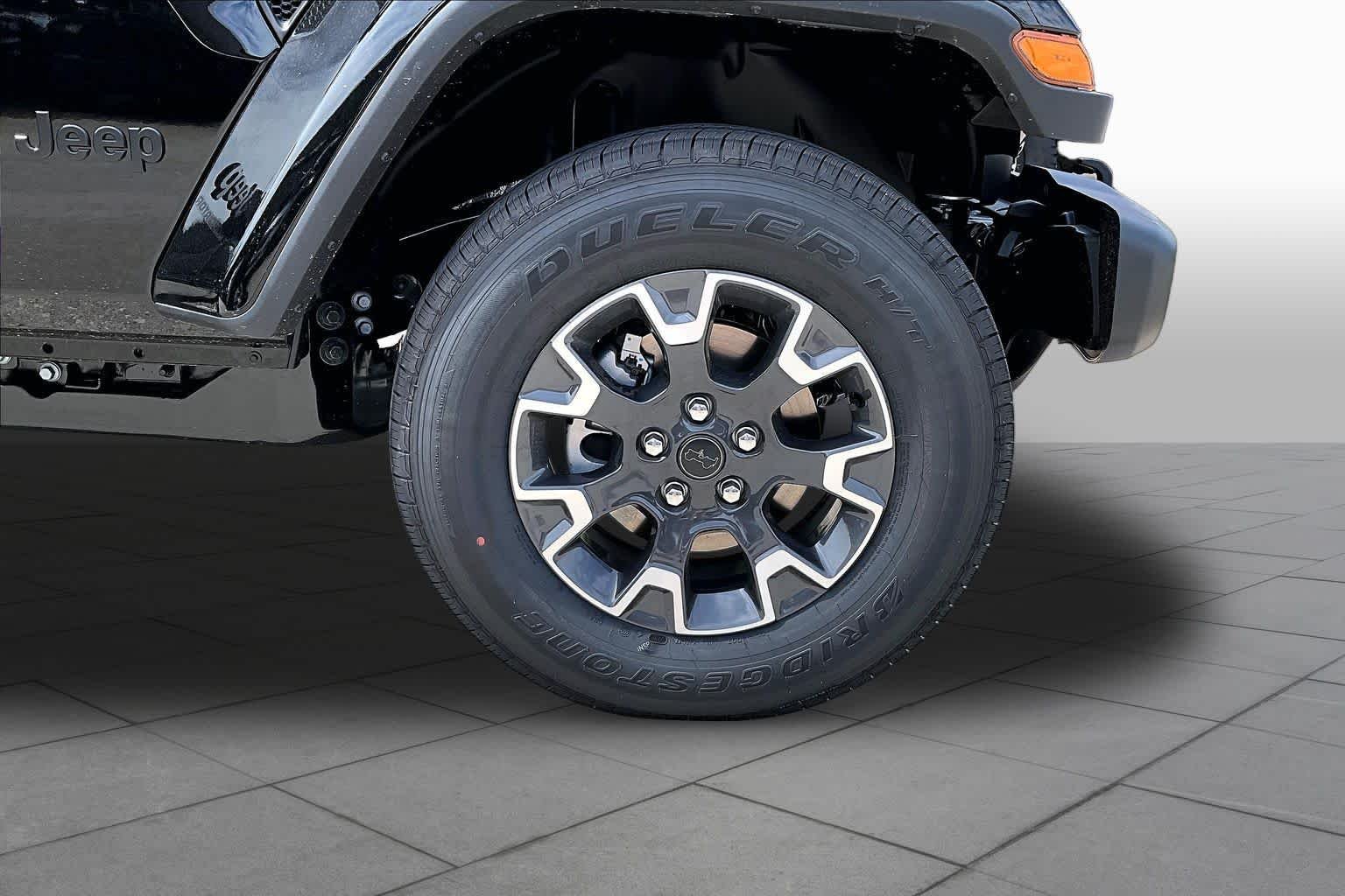New 2026 Black Clear-Coat Exterior Paint Jeep Sahara image 12
