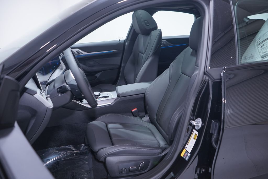 New 2026 Black Sapphire Metallic BMW xDrive40 image 7