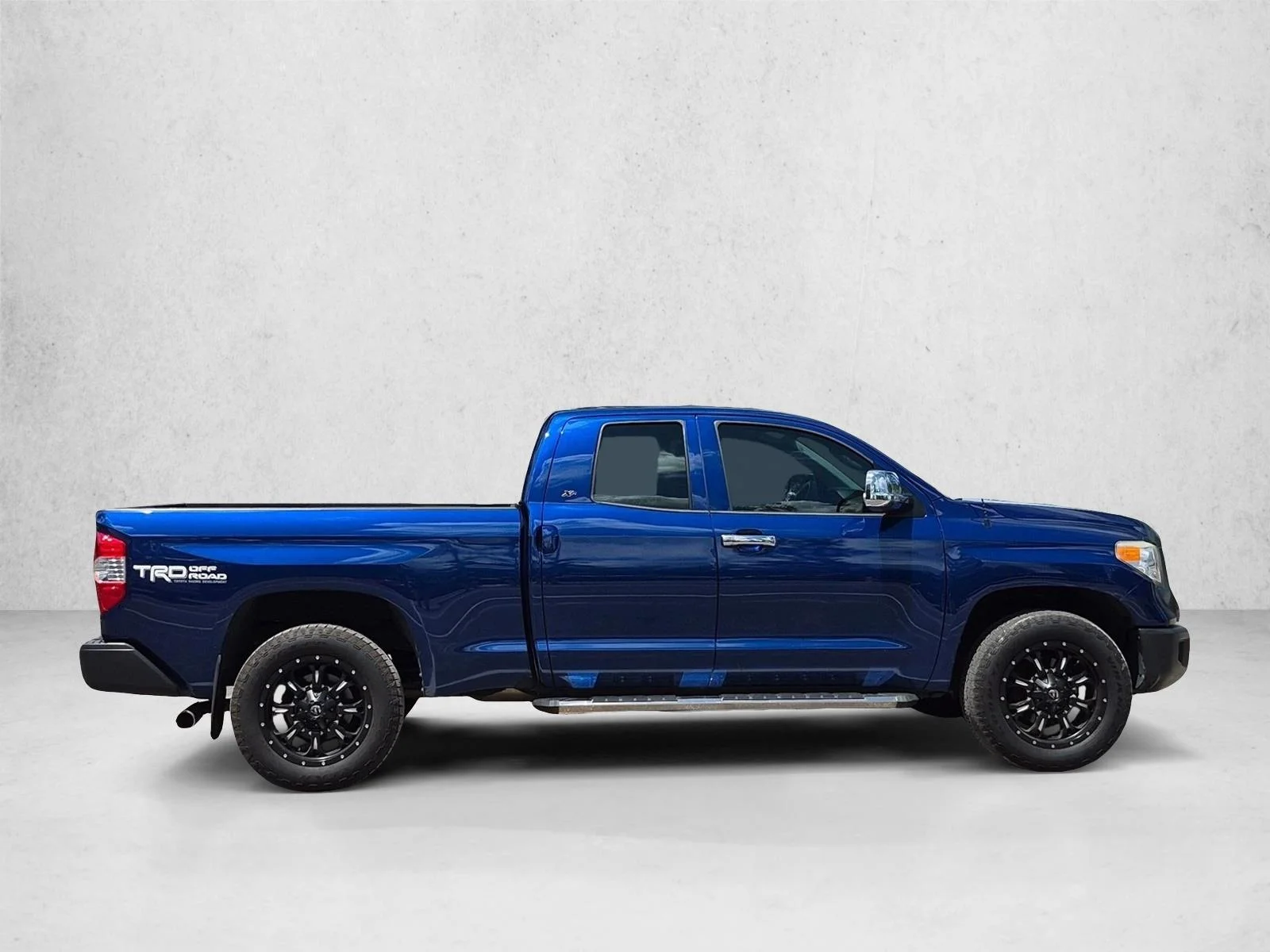 Used 2015 Blue Ribbon Metallic Toyota SR image 4