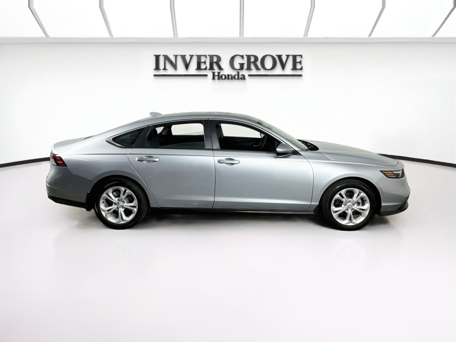 Used 2025 Solar Silver Metallic Honda LX image 4