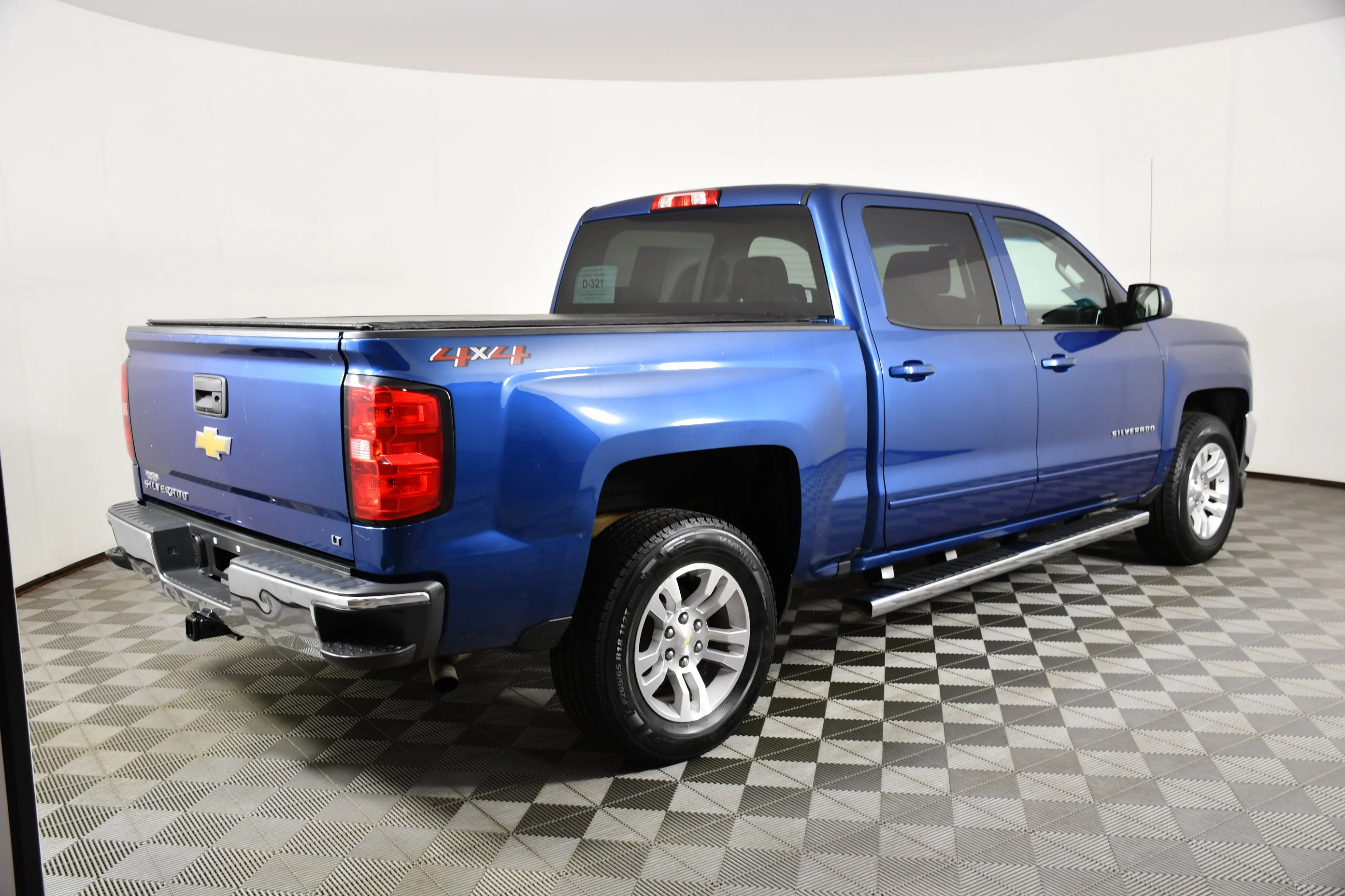 Used 2018 Deep Ocean Blue Metallic Chevrolet LT image 6