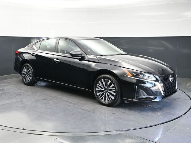 2025 Nissan Altima SV - Photo 3
