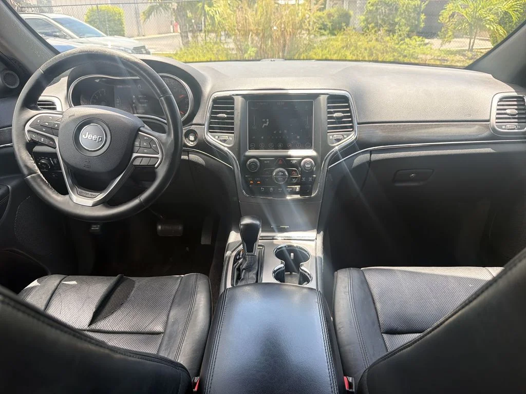 Used 2018 Billet Silver Metallic Jeep Limited image 27