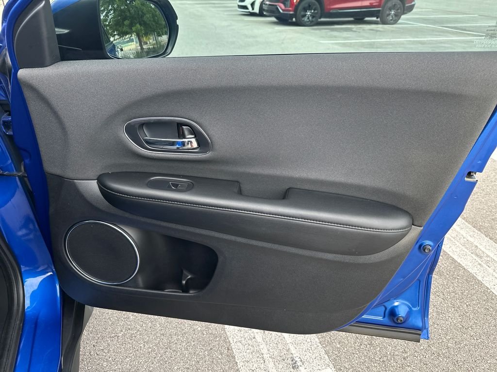 Used 2022  Honda EX image 31