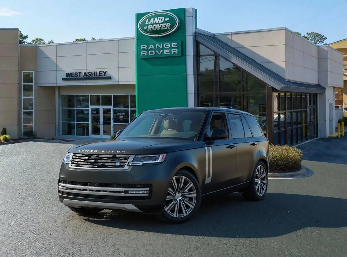 New 2026 Santorini Black Land Rover SE image 1