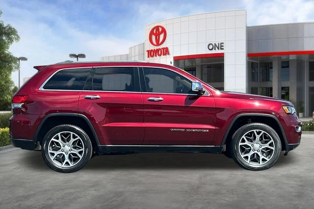 Used 2020 Red Jeep Limited image 3