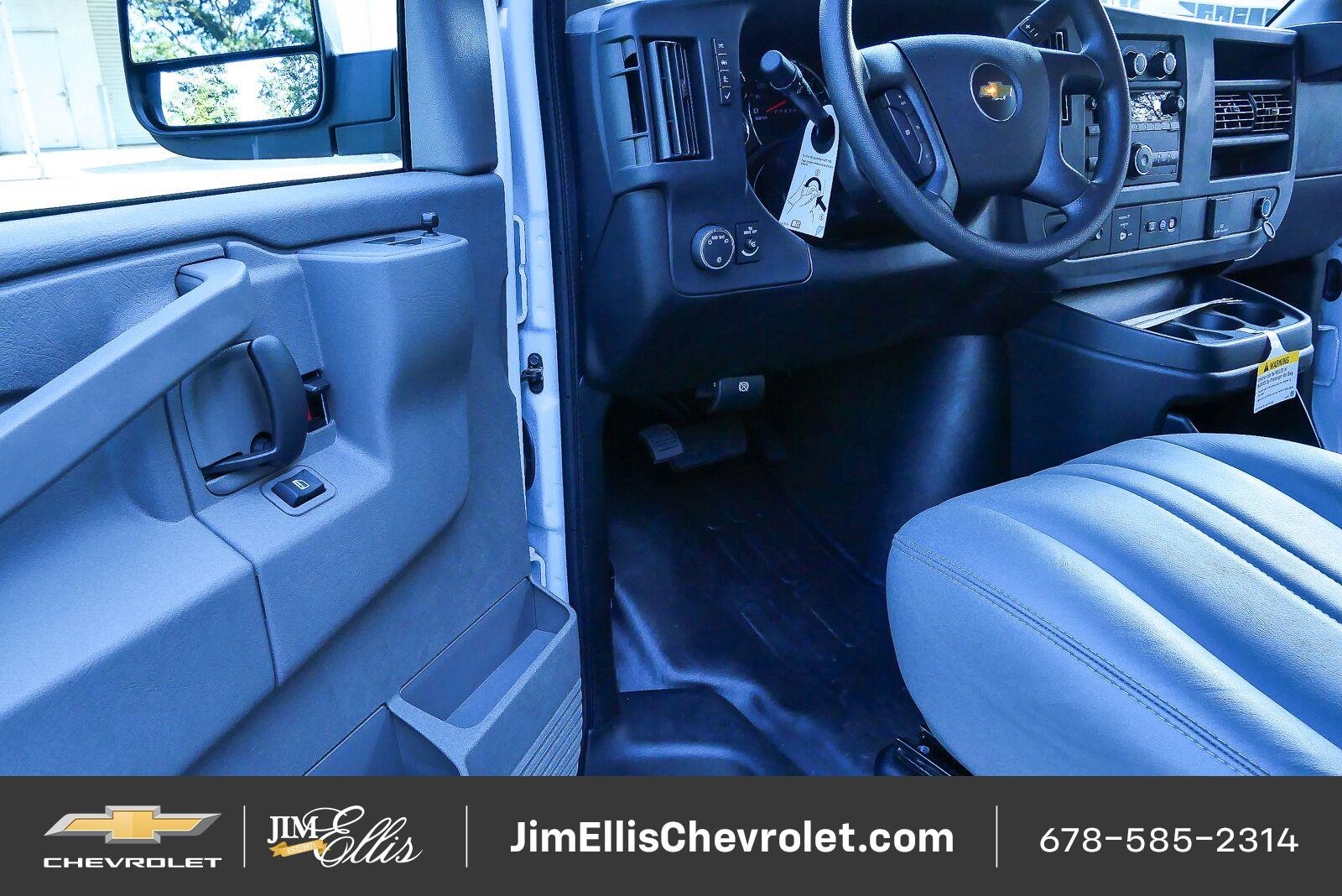 2025 Chevrolet Express Cargo Work Van - Photo 7