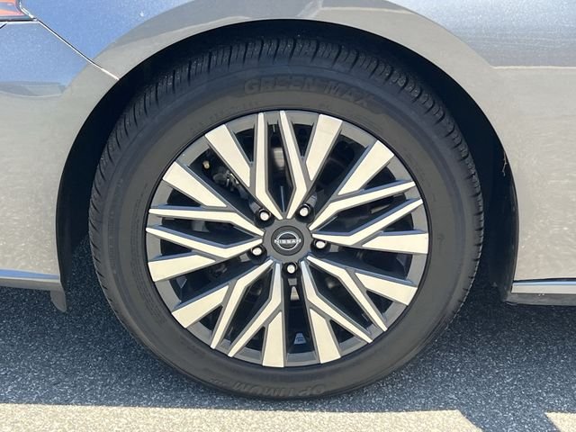 Used 2024 Gray Nissan 2.5 SV image 38