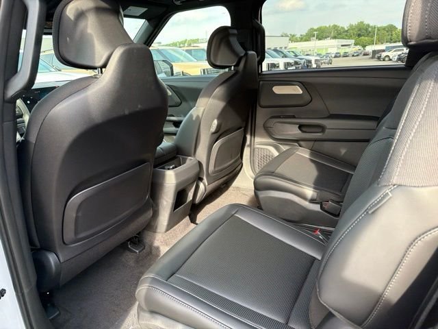 New 2027 Glacial White Pearl Kia S image 9