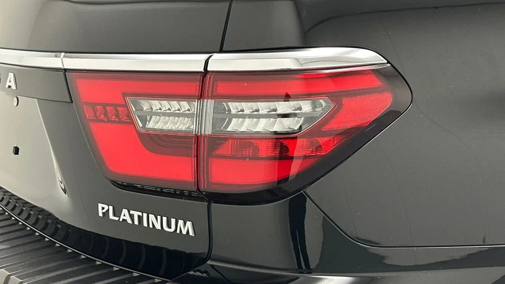 Used 2022 Black Nissan Platinum image 26