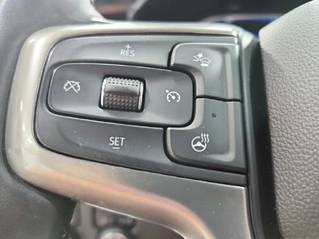 Used 2025 Summit White Chevrolet LT image 24