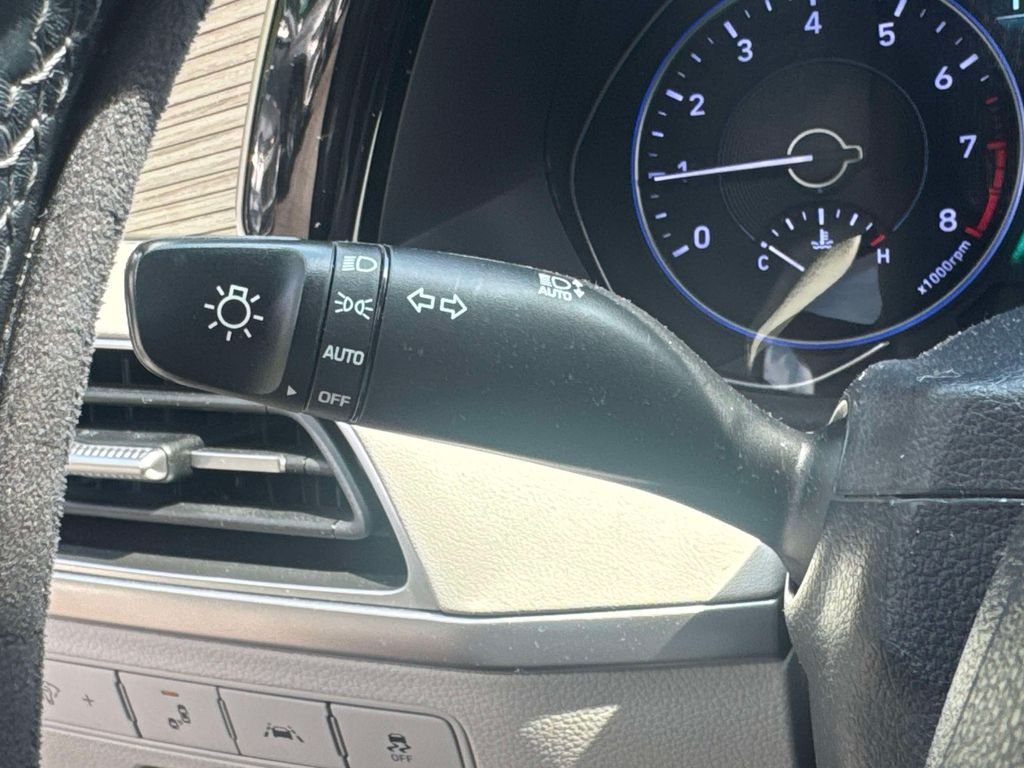 Used 2021 Gray Hyundai SEL image 23
