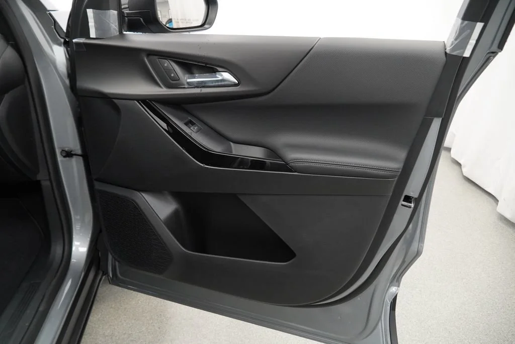 2027 Chevrolet Equinox LT - Photo 27