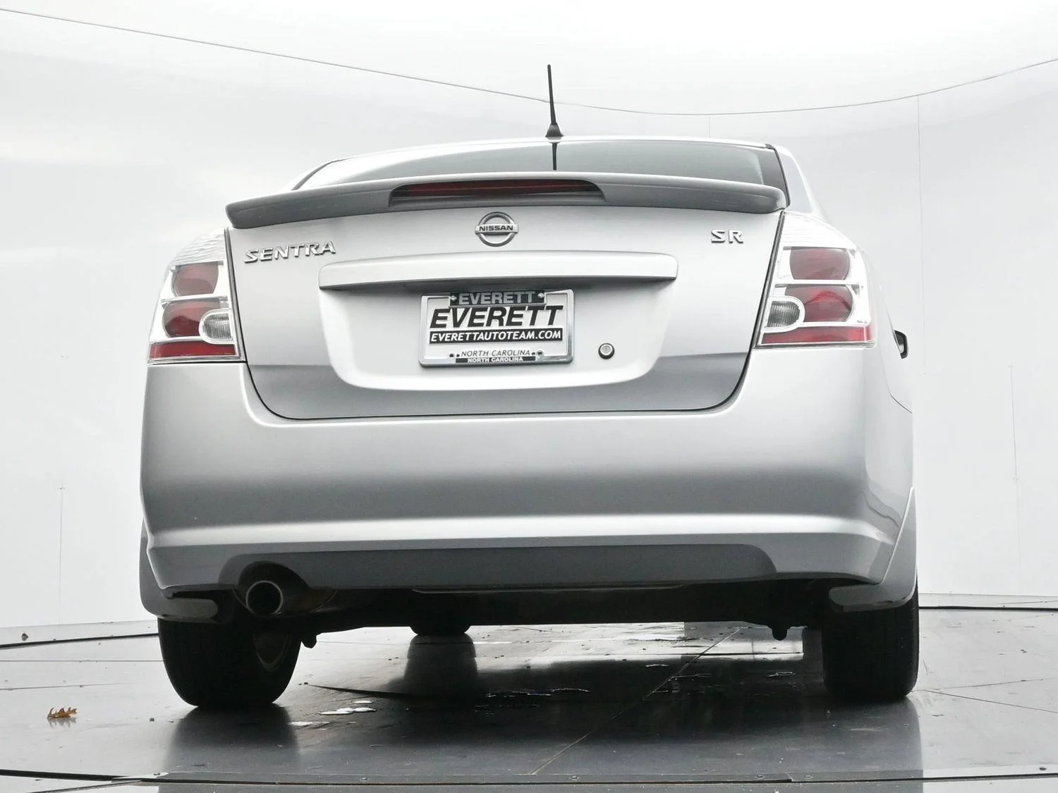Used 2010 Brilliant Silver Metallic Nissan 2.0 SR image 39