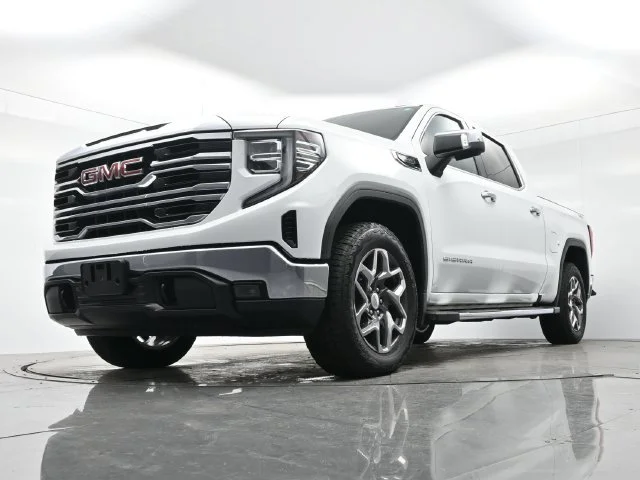 Used 2023 SUMMIT WHITE GMC SLT image 25