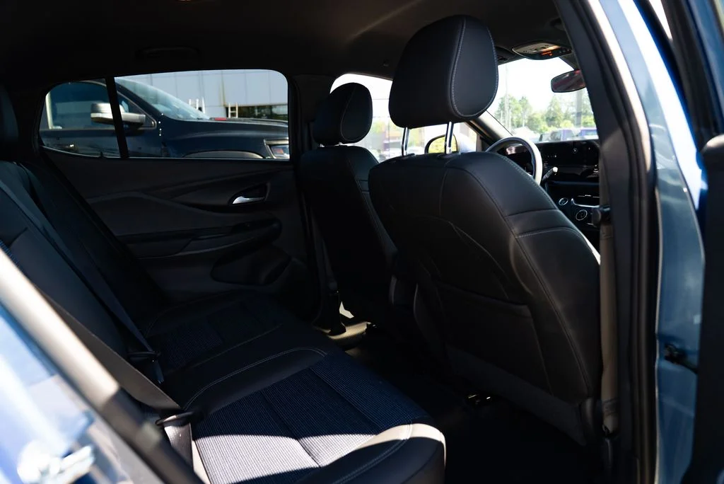Used 2025 Blue Buick Preferred image 22