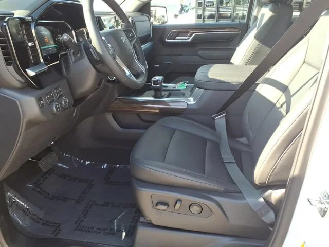 Used 2026 Summit White Chevrolet LT Trail Boss image 16