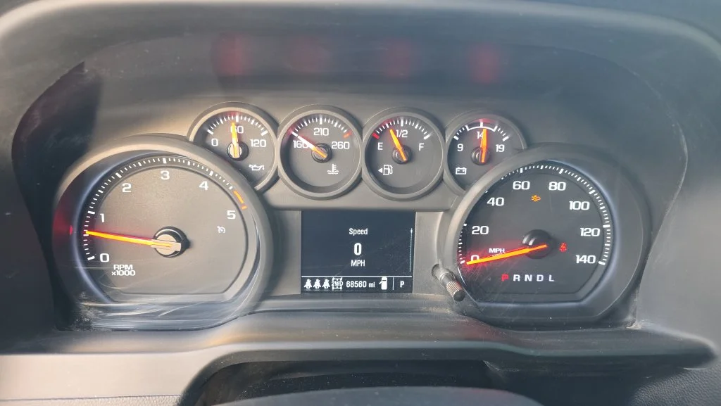 Used 2025 White Chevrolet Custom image 20