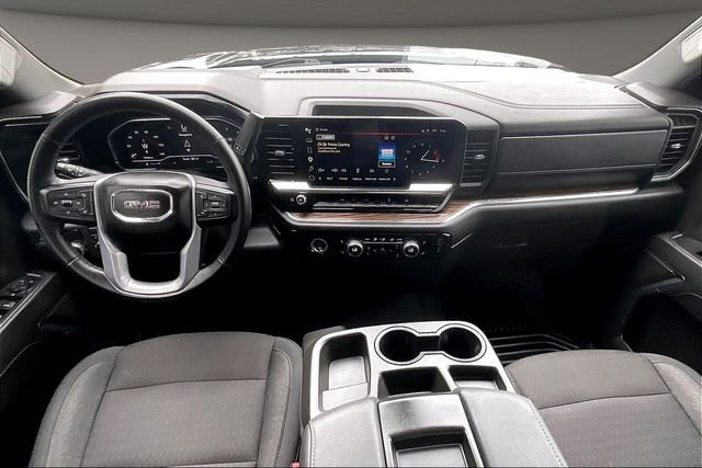 Used 2023 Silver GMC Elevation image 14