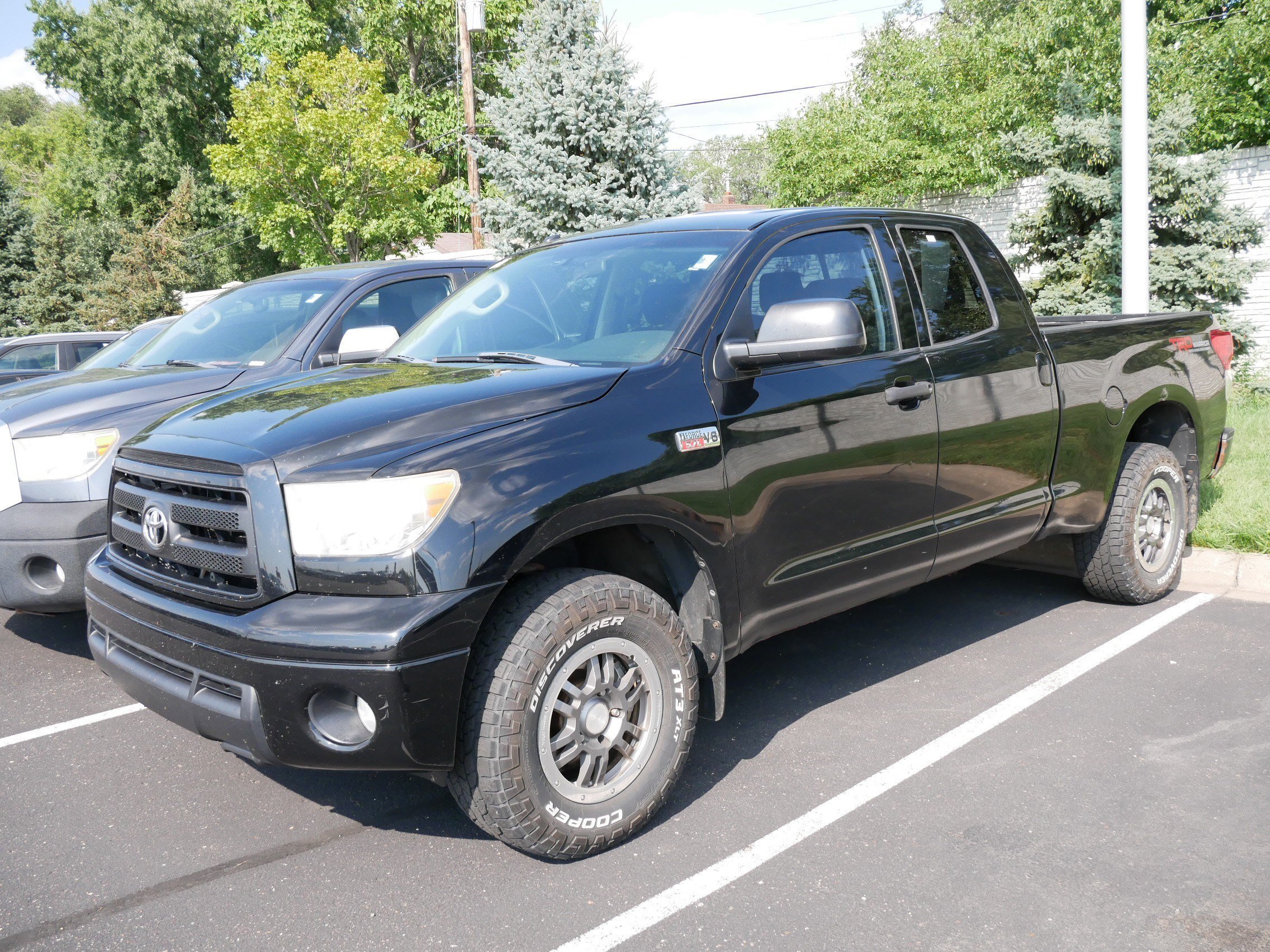 Used 2010 Black Toyota DBL 4WD FFV V8 5. image 2