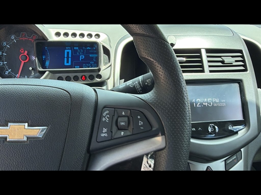 Used 2016 CRYSTAL RED TINTCOAT Chevrolet LT image 15
