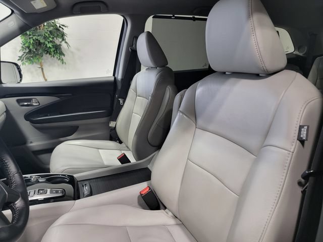 Used 2020 Silver Honda AWD Touring 7 Passenger image 13