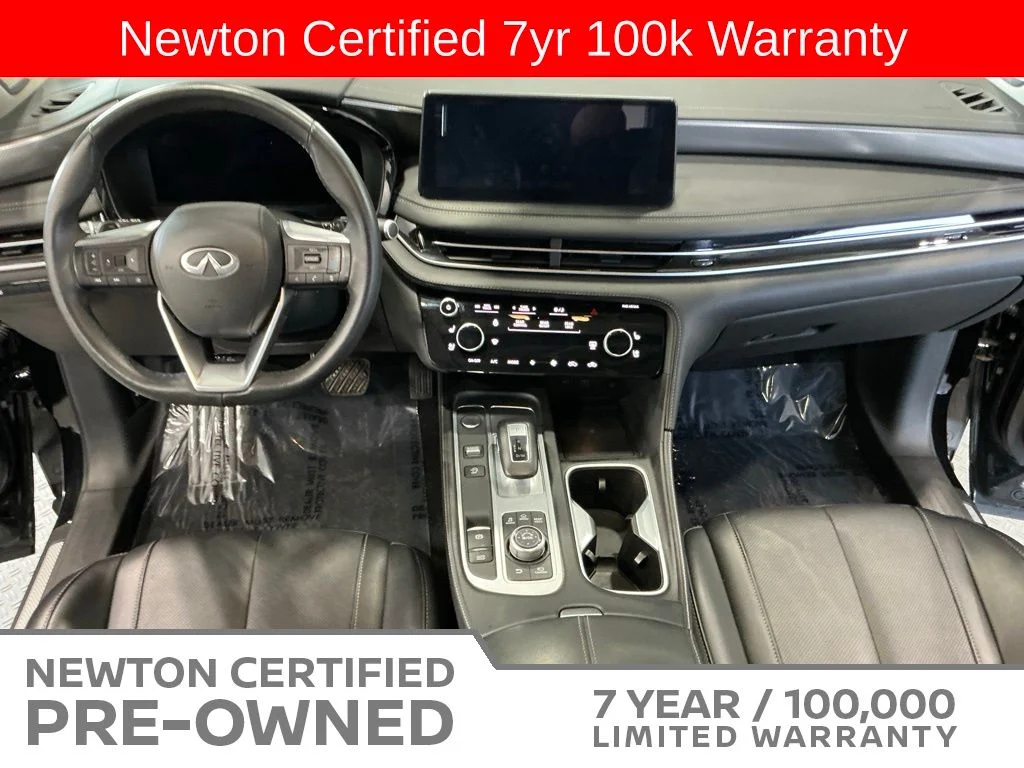 Certified Used 2025 Mineral Black INFINITI LUXE image 14