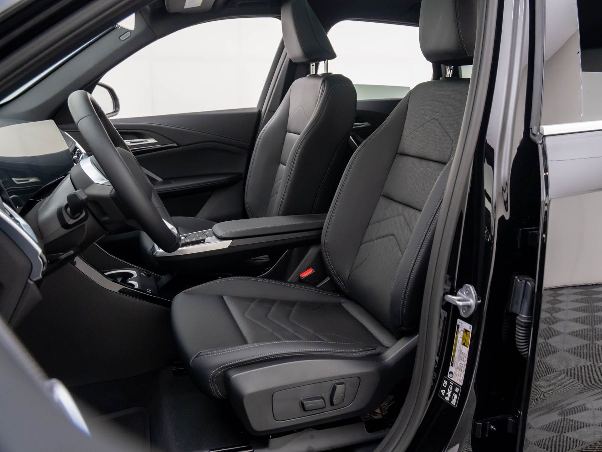 New 2026 Jet Black BMW xDrive28i image 14