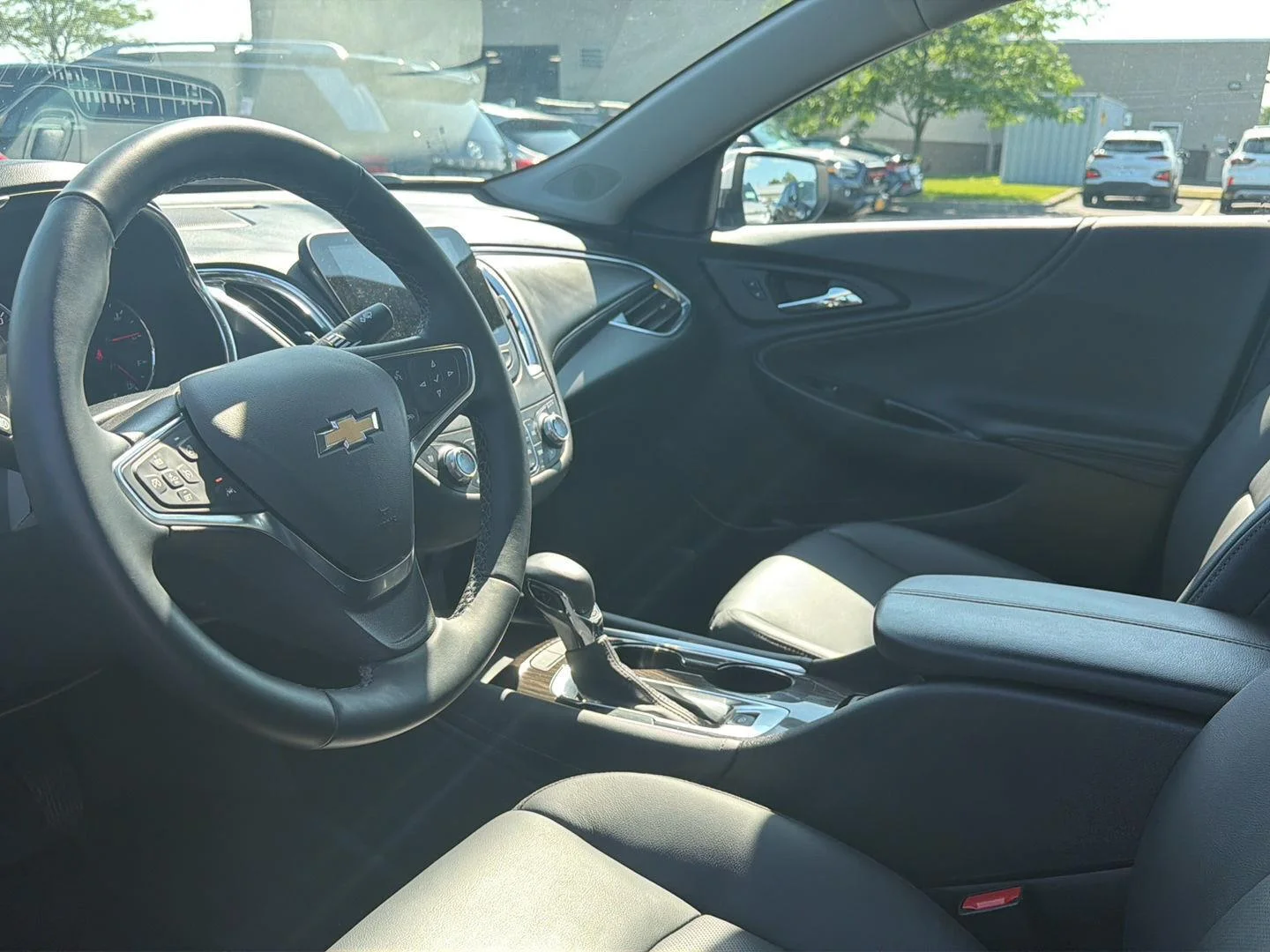 Used 2024 Summit White Chevrolet LT image 7