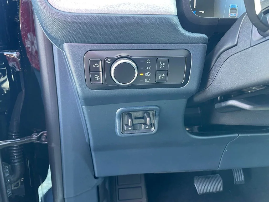 New 2026 Shadow Black Ford XLT image 14