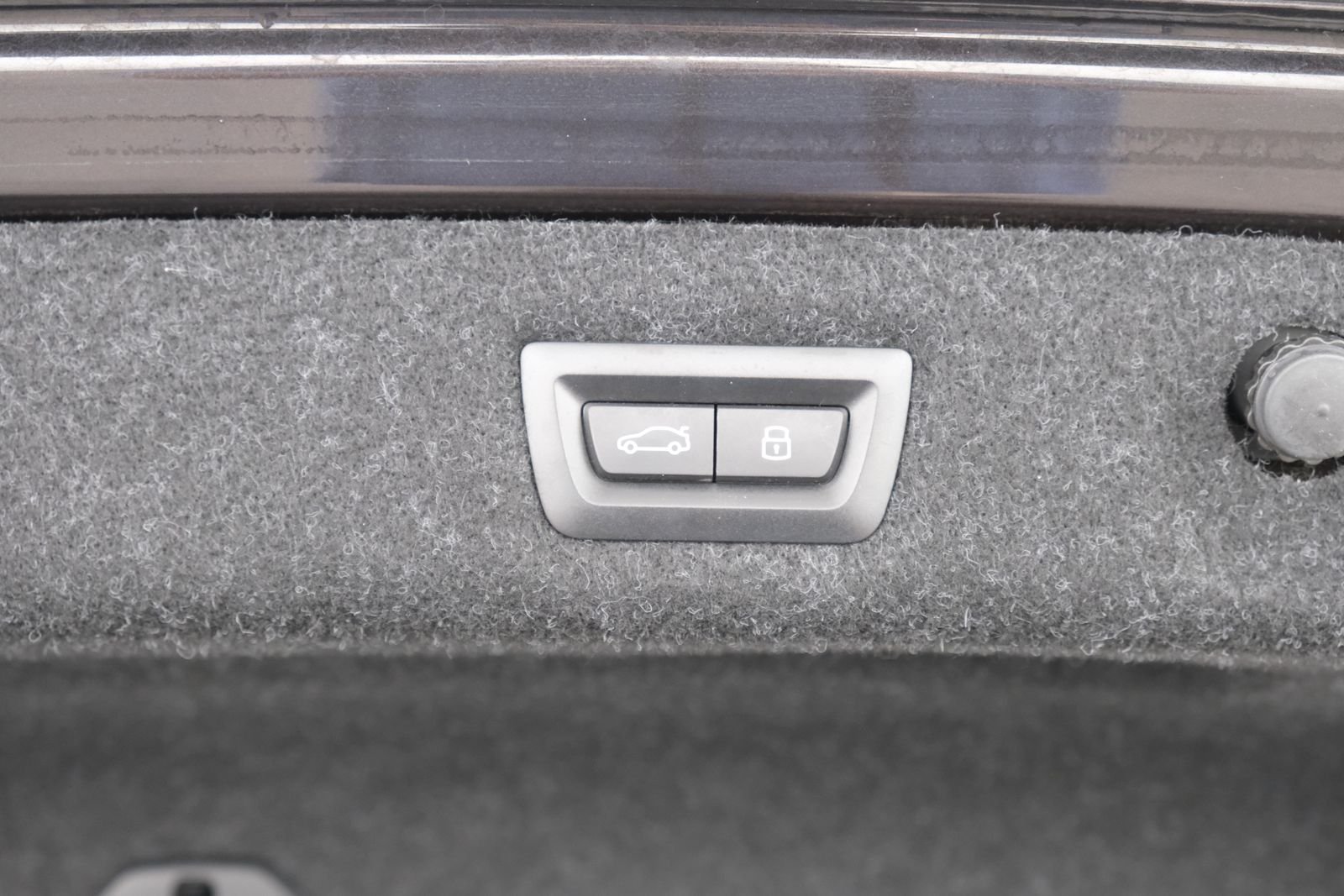 Used 2023 Dark Graphite Metallic BMW 530i xDrive image 38