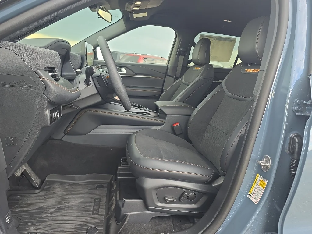 New 2026 Vapor Blue Metallic Ford Tremor® image 10