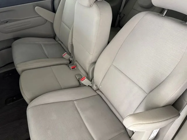 Used 2015 White Kia LX image 26