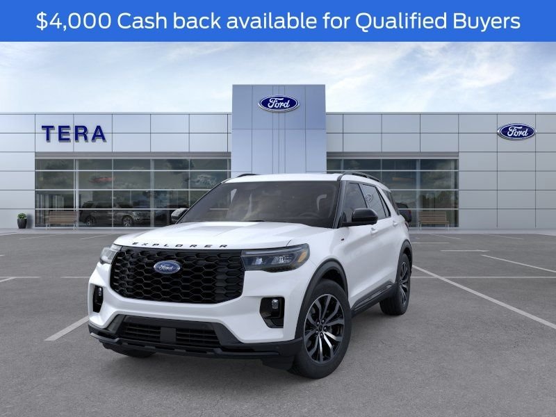 New 2026 Star White Metallic Tri-Coat Ford ST-Line image 2