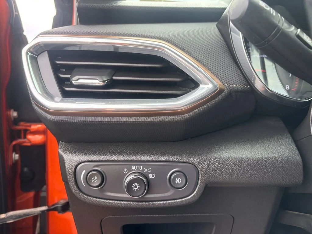 Used 2022 Red Chevrolet ACTIV image 21