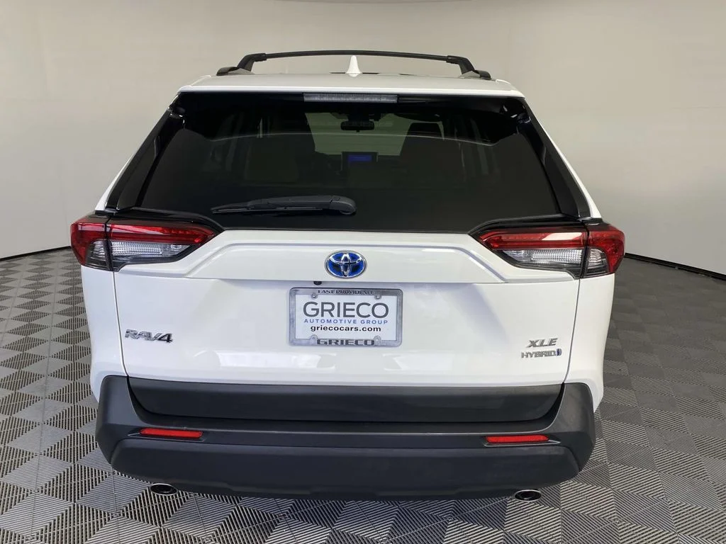 Used 2023 White Toyota XLE image 7