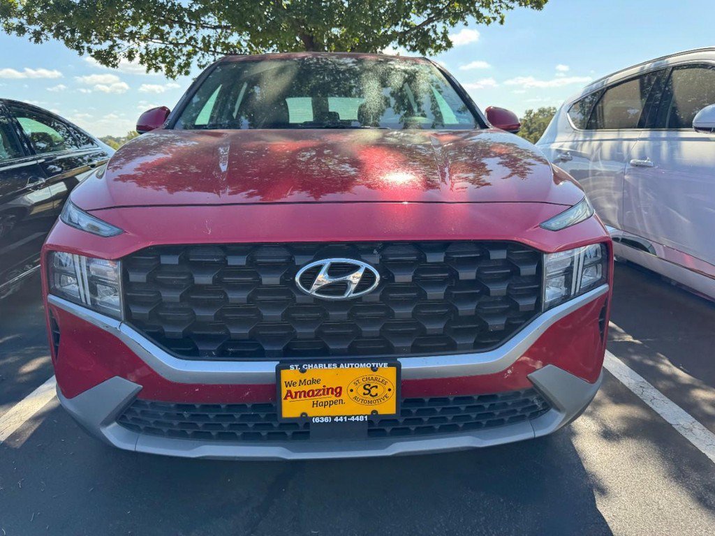 Used 2022 Red Hyundai SE image 2