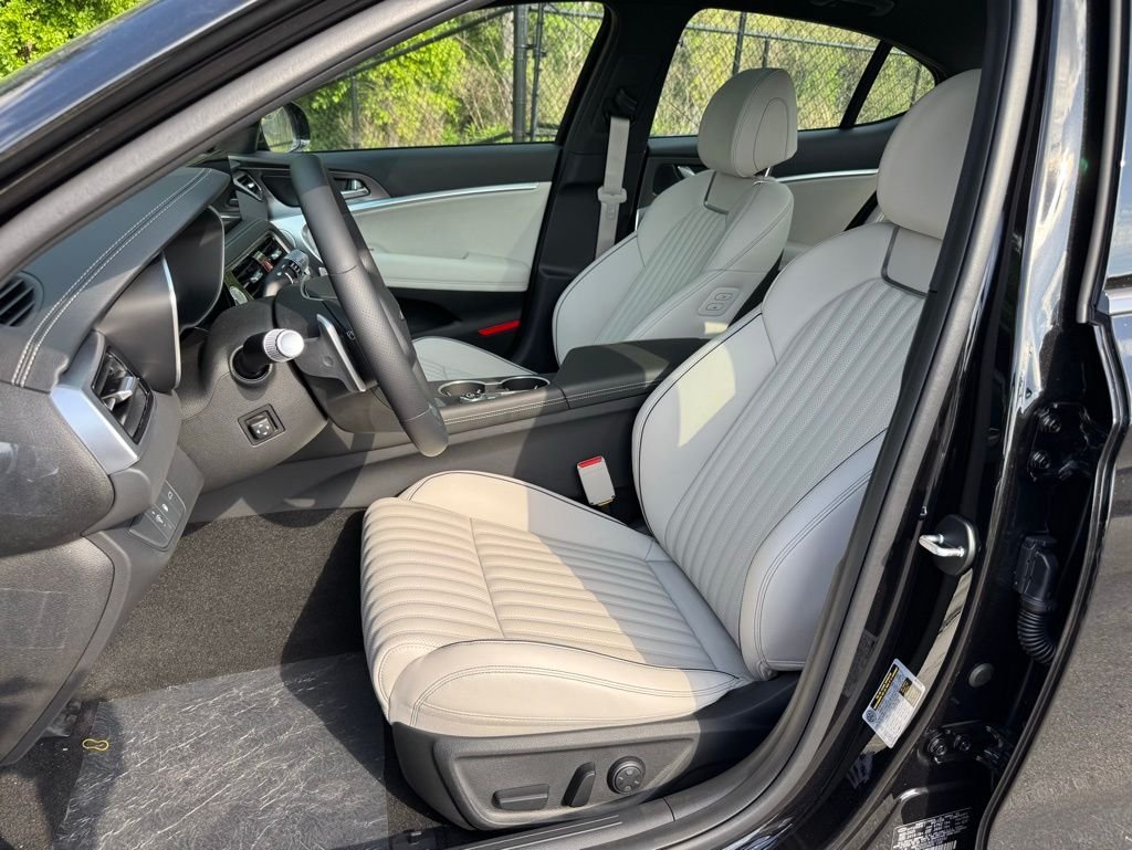 2025 GENESIS G70 Standard - Photo 16