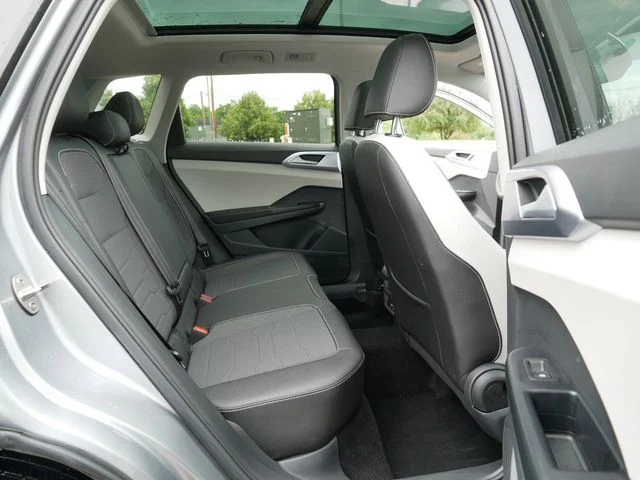 Certified Used 2025 Silver Volkswagen 1.5T SE image 19