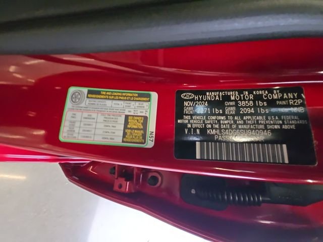 Certified Used 2025 Red Hyundai SEL Convenience image 25